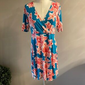NWT floral dress / cross over top front swing / Aline stretch Sz M